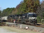 NS 4394 leads train 350-17 northbound (compass east)